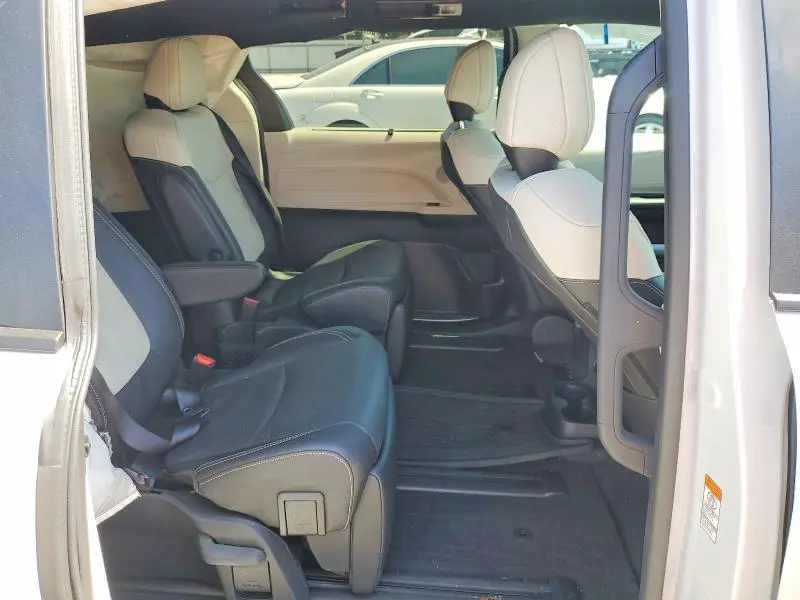 2025 TOYOTA SIENNA LIMITED 7-PASSENGER  