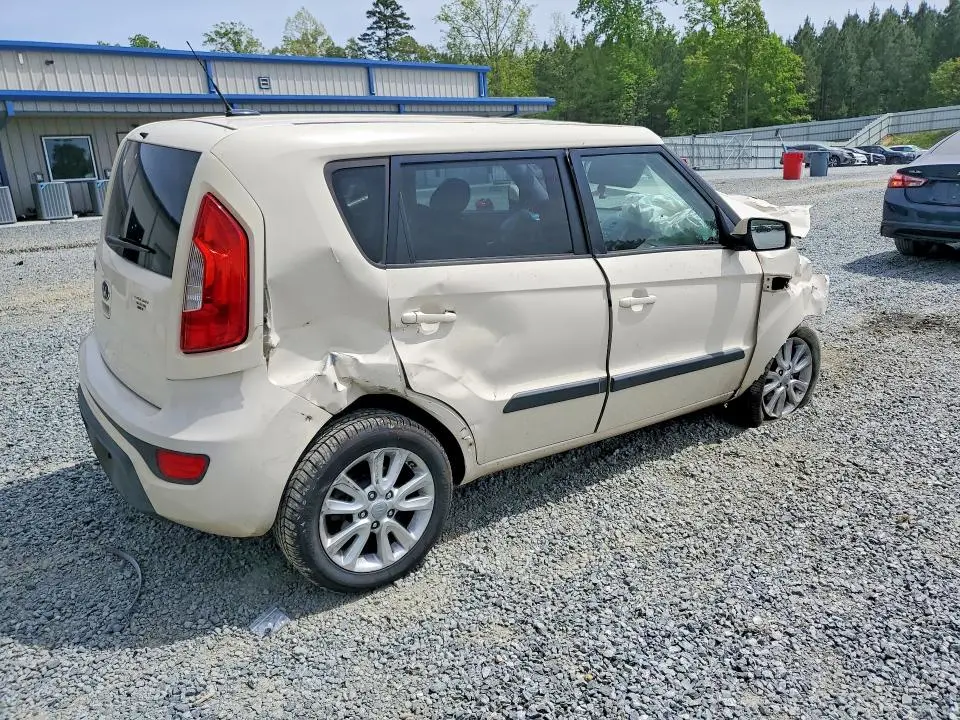 2013 KIA SOUL +  