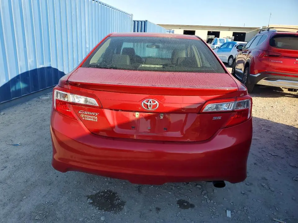 2014 TOYOTA CAMRY SE  