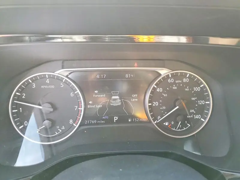 2024 NISSAN PATHFINDER SL  
