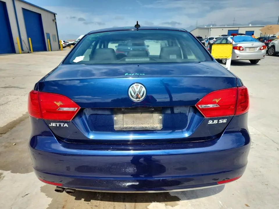 2012 VOLKSWAGEN JETTA SE  