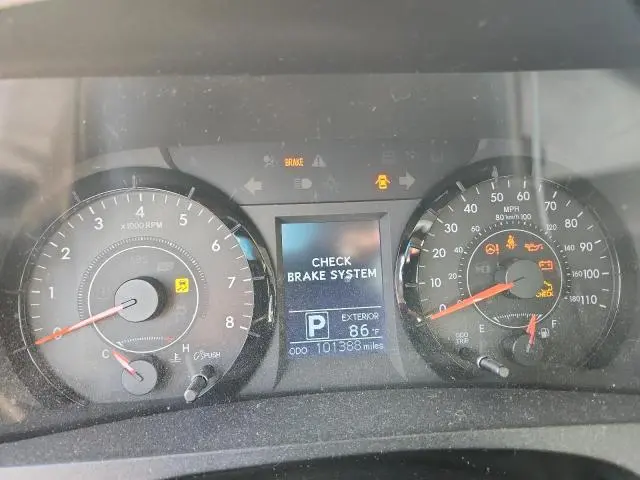 2017 TOYOTA SIENNA LE  