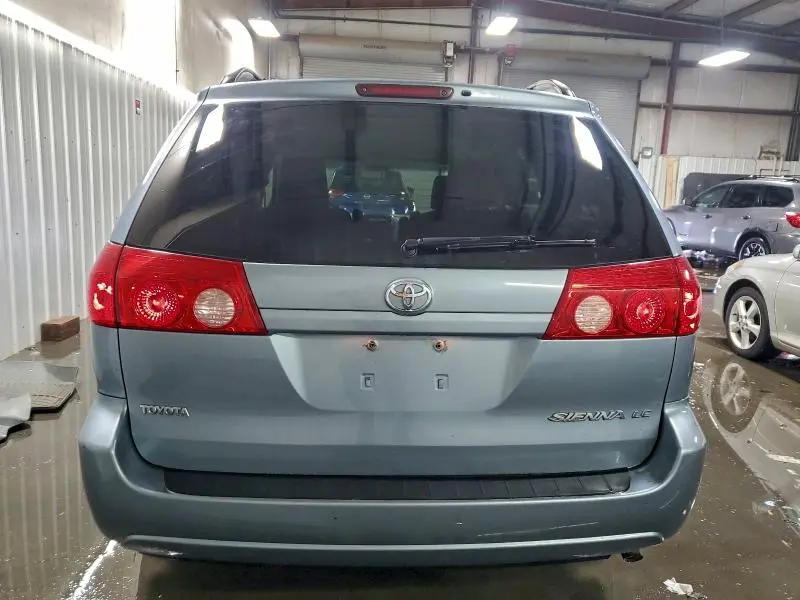 2010 TOYOTA SIENNA CE  