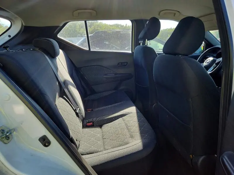 2019 NISSAN KICKS S  