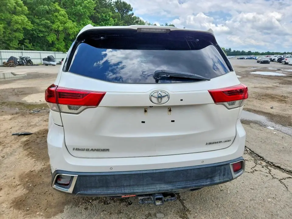 2018 TOYOTA HIGHLANDER LIMITED  
