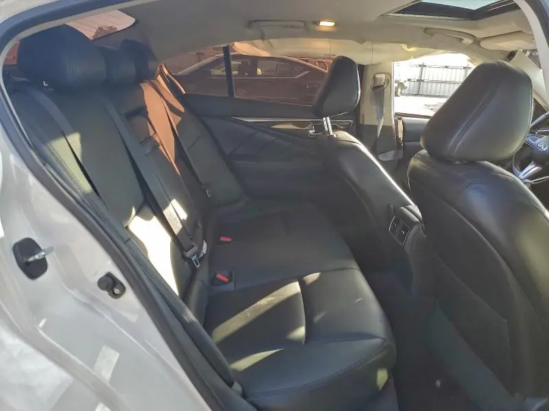 2018 INFINITI Q50 LUXE  