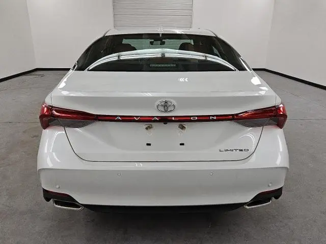 2022 TOYOTA AVALON LIMITED  