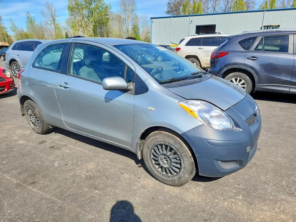 2011 TOYOTA YARIS BASE  