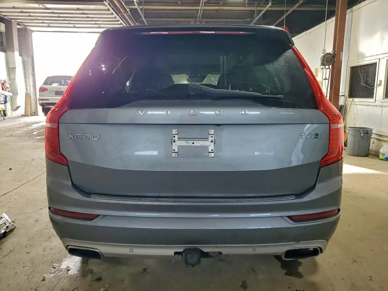 2017 VOLVO XC90 T6  
