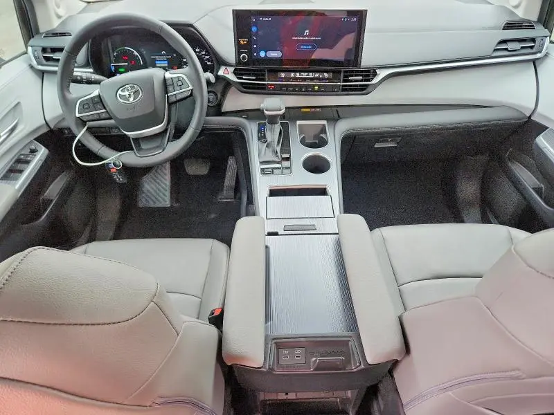 2025 TOYOTA SIENNA XLE 7-PASSENGER  