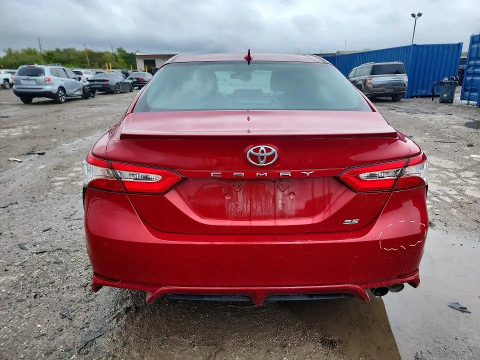 2020 TOYOTA CAMRY SE  