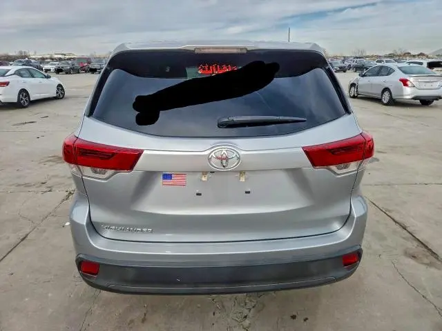 2018 TOYOTA HIGHLANDER LE  