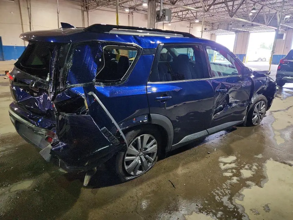 2025 NISSAN PATHFINDER SV  