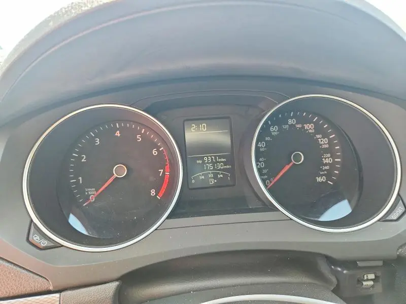 2016 VOLKSWAGEN JETTA SE  