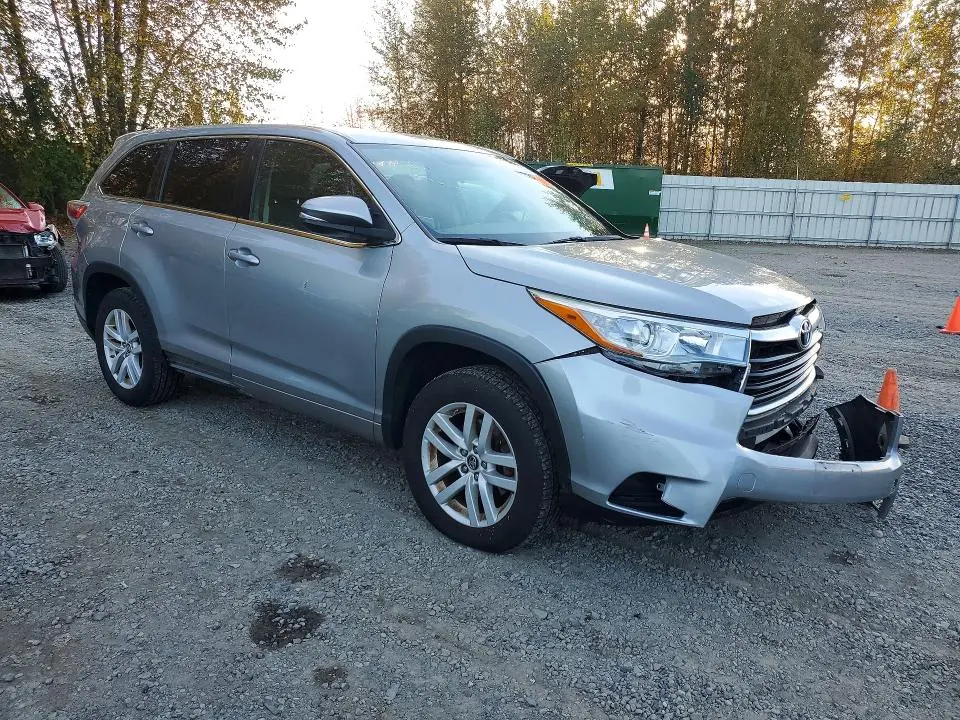 2016 TOYOTA HIGHLANDER LE  