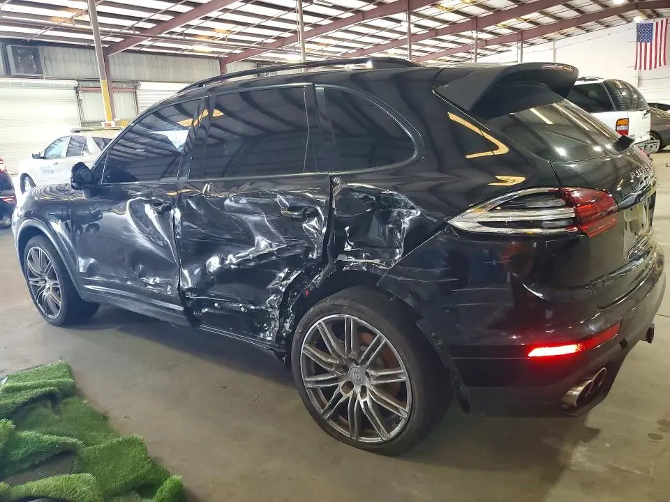2016 PORSCHE CAYENNE S  