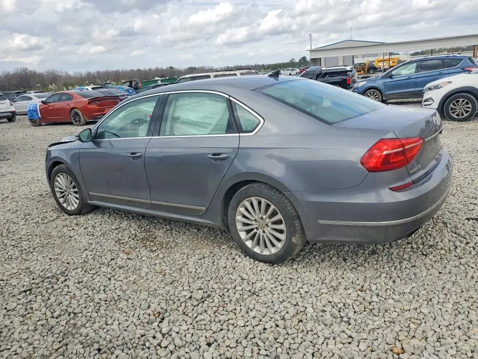 2016 VOLKSWAGEN PASSAT SE  