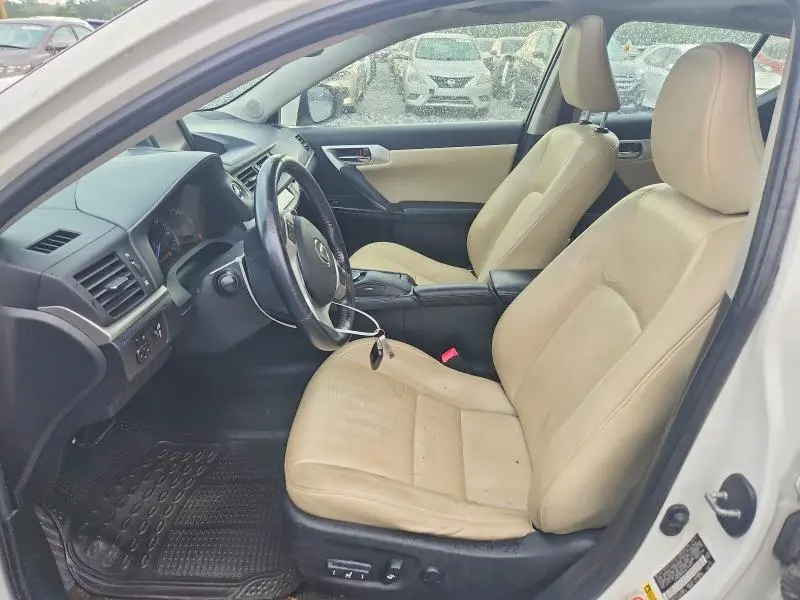 2013 LEXUS CT 200  