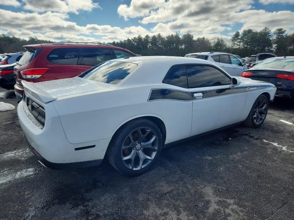 2015 DODGE CHALLENGER SXT  