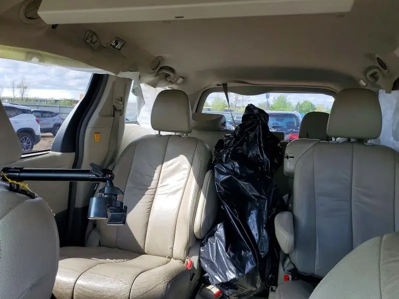2012 TOYOTA SIENNA XLE 8-PASSENGER  