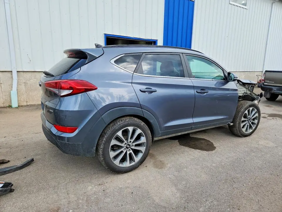 2016 HYUNDAI TUCSON SE  