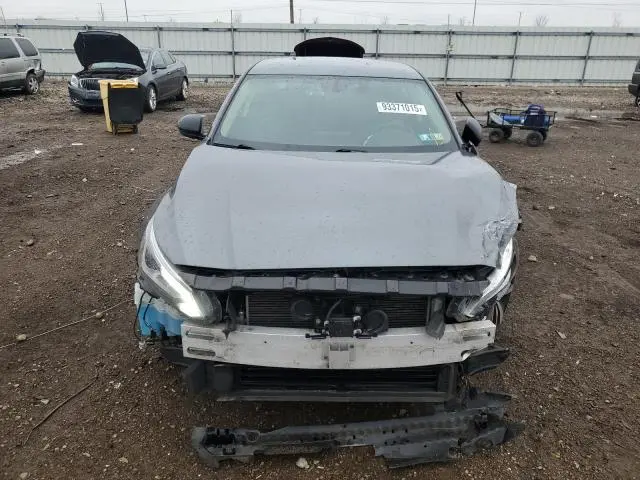 2019 NISSAN ALTIMA SR  