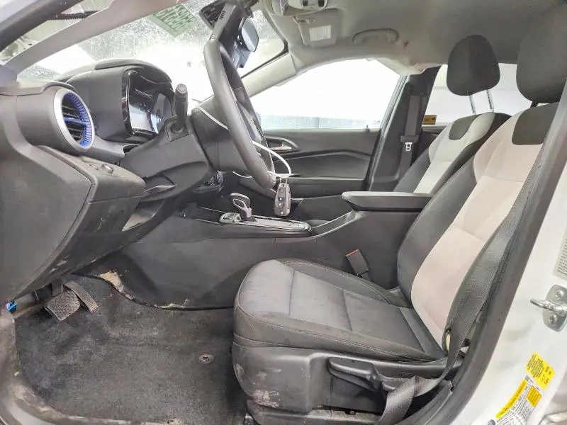 2025 CHEVROLET TRAX LS  