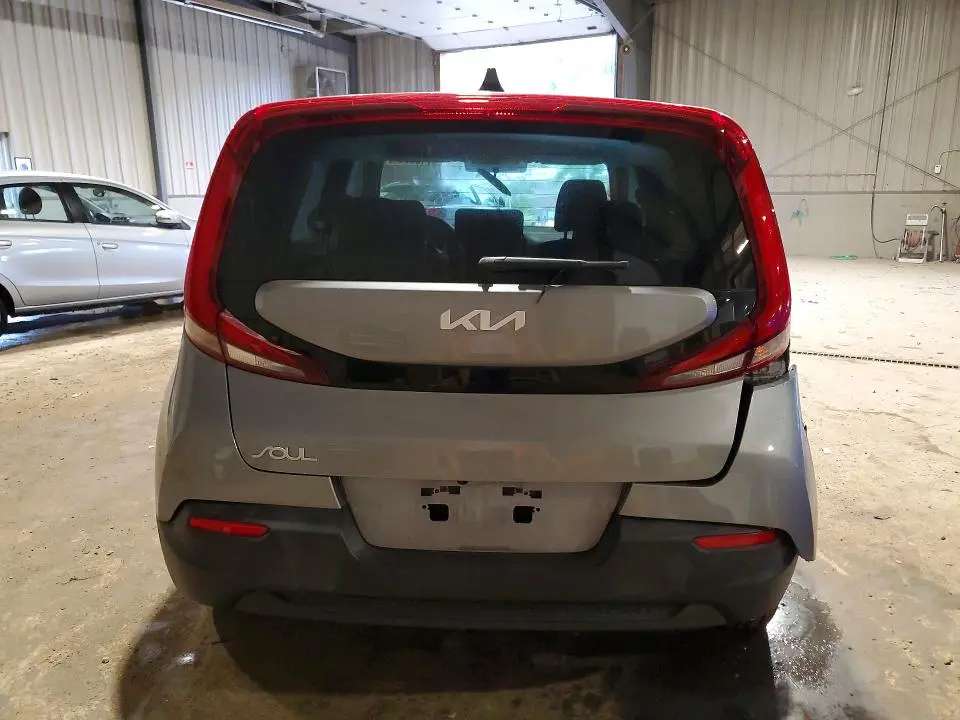 2022 KIA SOUL LX  