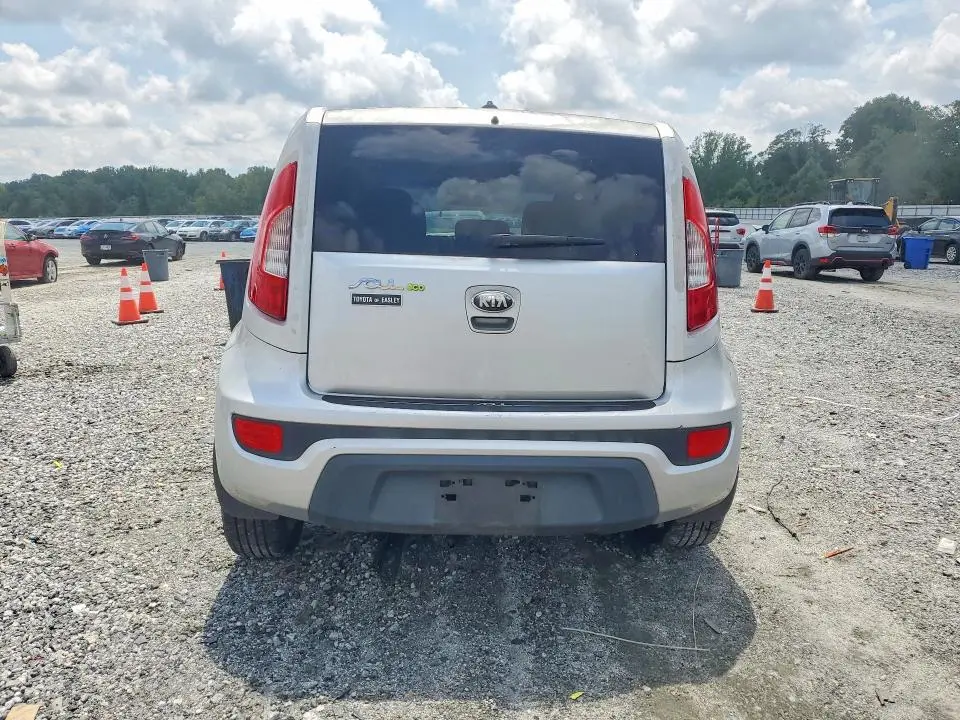 2013 KIA SOUL +  
