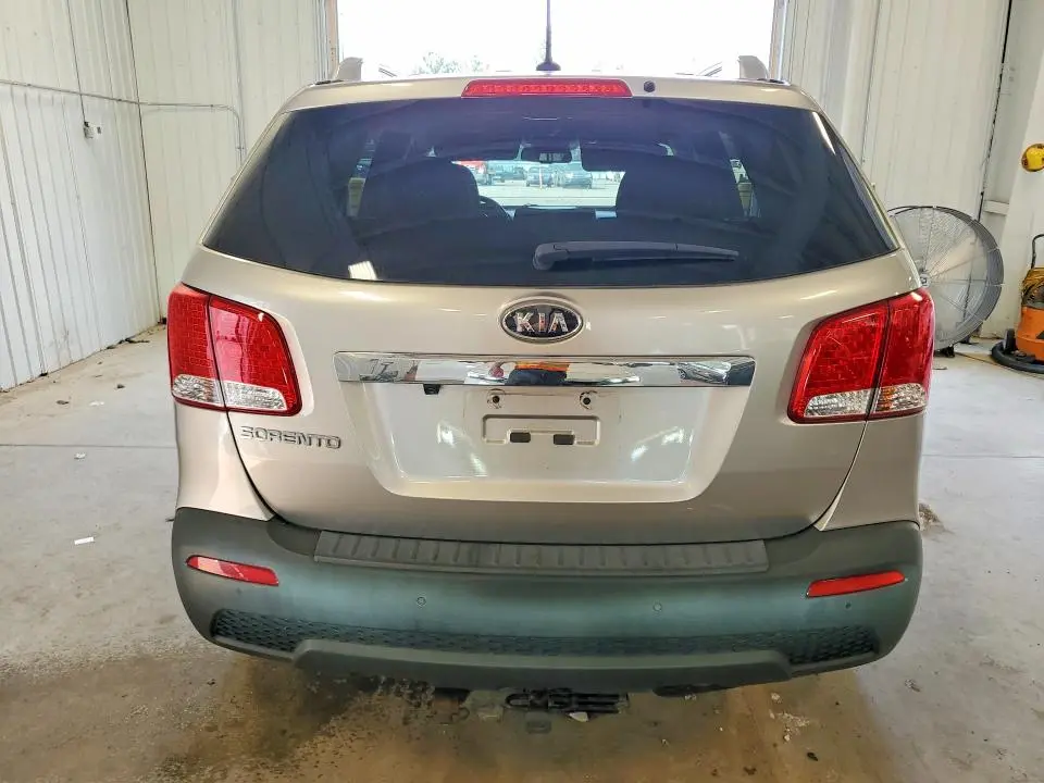 2013 KIA SORENTO LX  