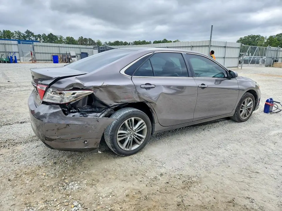 2017 TOYOTA CAMRY SE  
