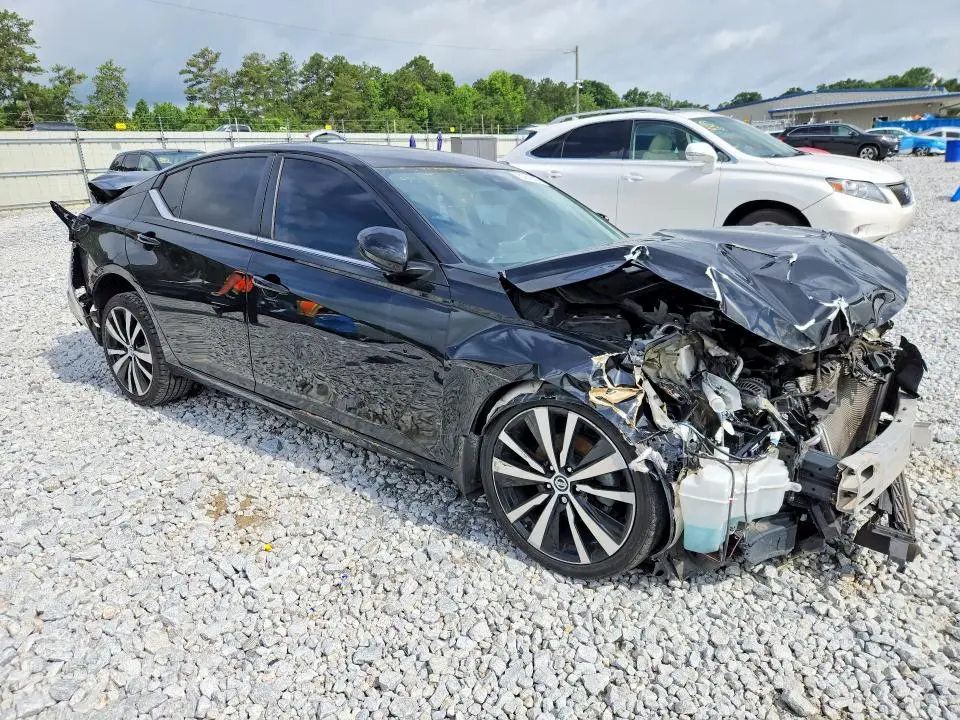 2021 NISSAN ALTIMA SR  