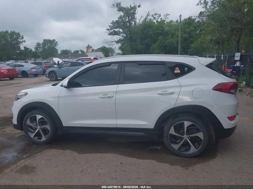 2016 HYUNDAI TUCSON SPORT