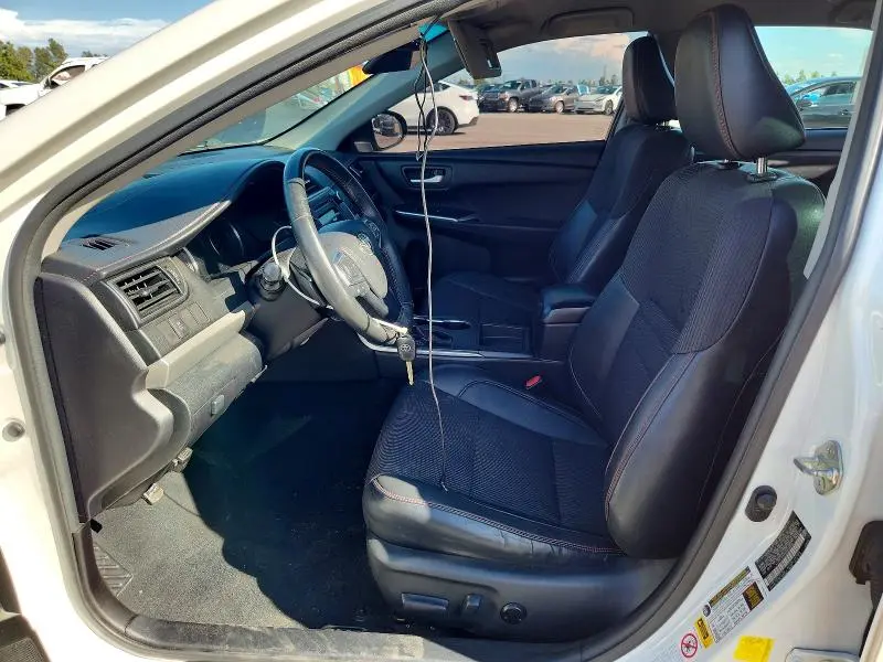 2017 TOYOTA CAMRY SE  