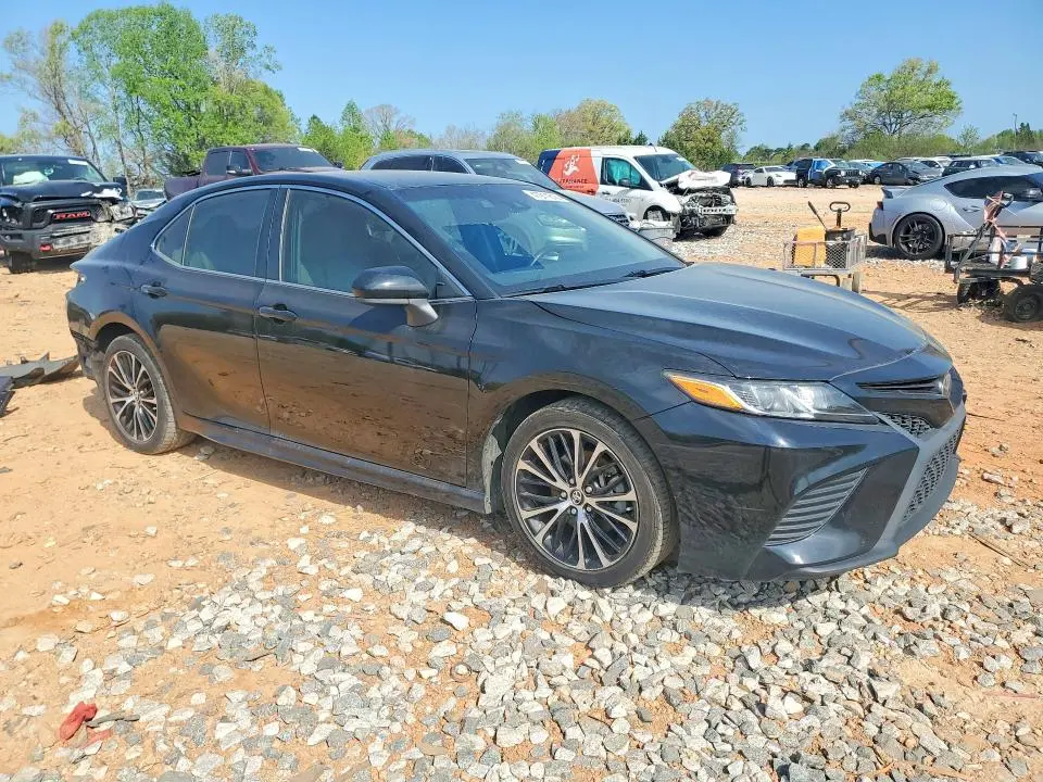 2018 TOYOTA CAMRY SE  