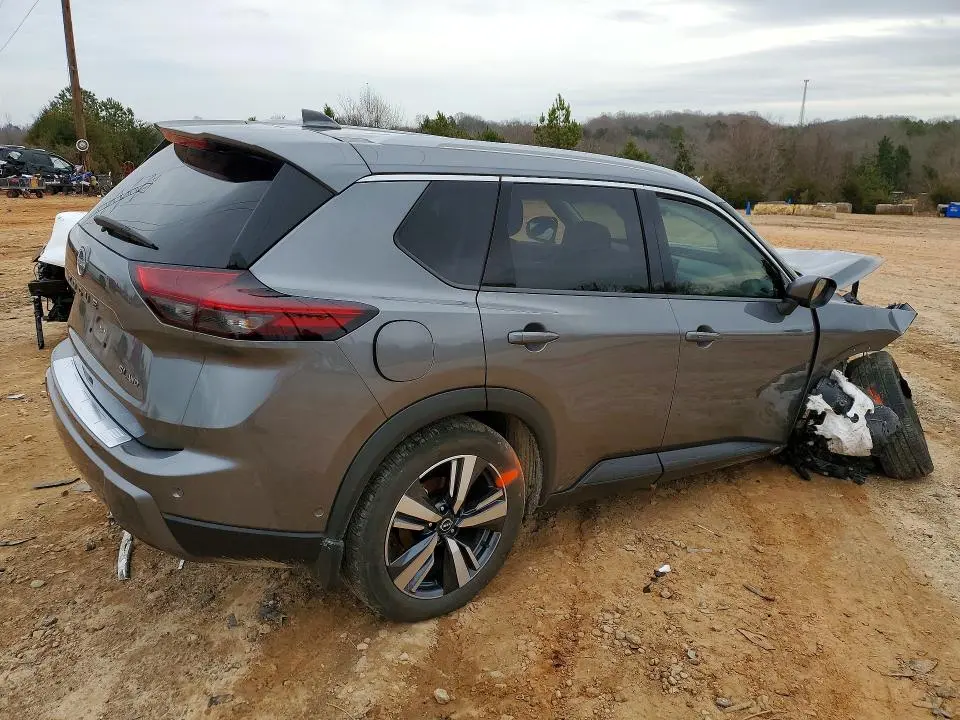 2024 NISSAN ROGUE SL  