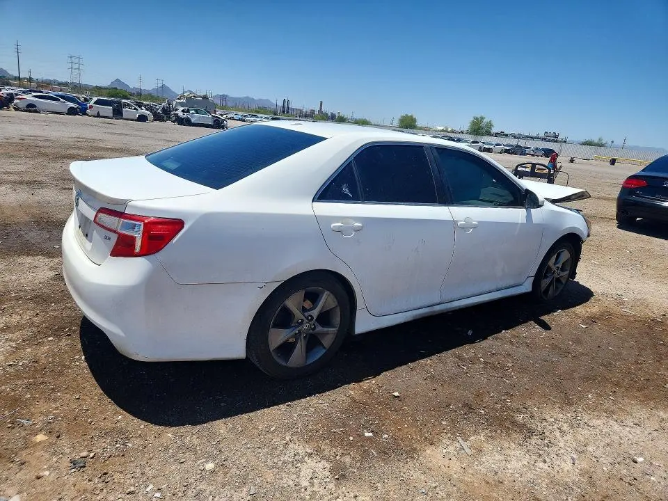 2012 TOYOTA CAMRY SE V6  