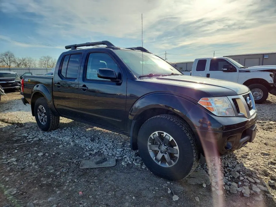 2017 NISSAN FRONTIER PRO-4X  