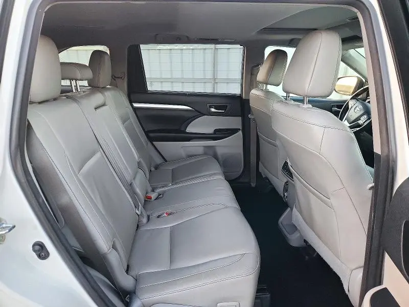 2018 TOYOTA HIGHLANDER XLE  