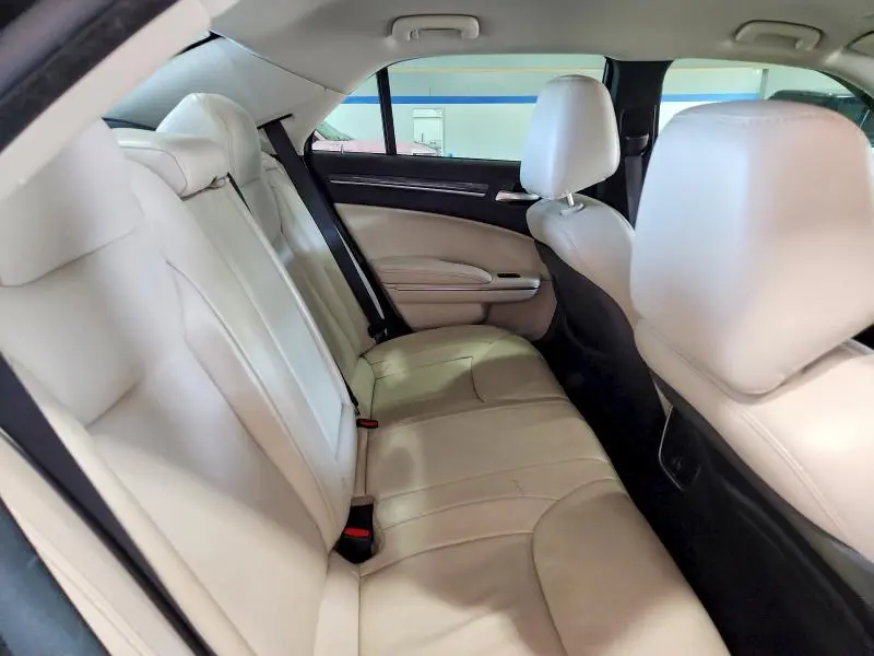 2017 CHRYSLER 300 LIMITED  