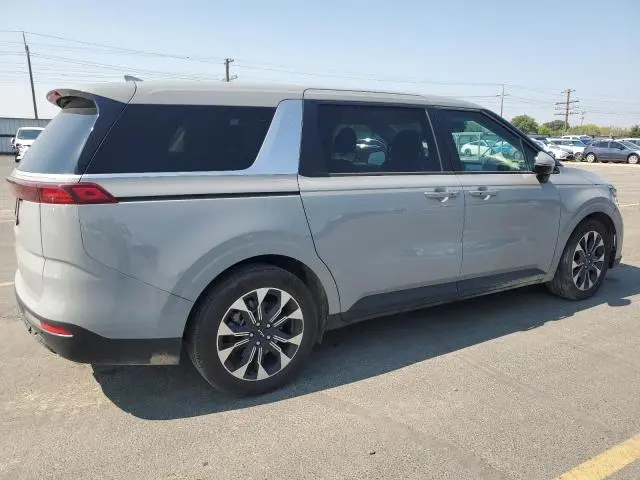2023 KIA CARNIVAL EX  