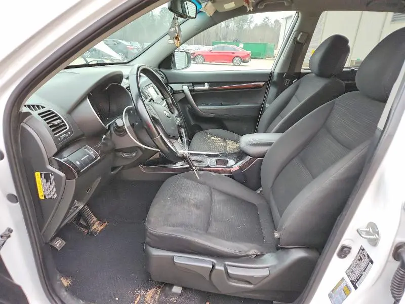 2015 KIA SORENTO LX  