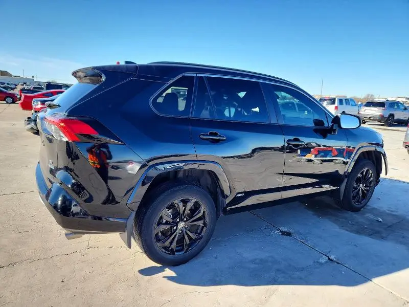 2022 TOYOTA RAV4 SE  