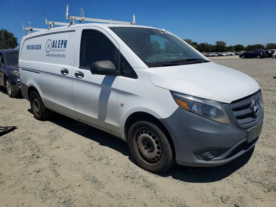 2017 MERCEDES-BENZ METRIS   