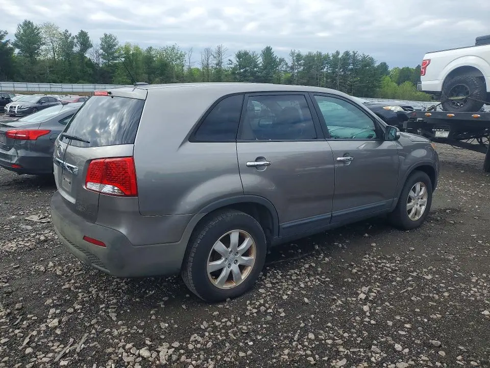 2011 KIA SORENTO LX  