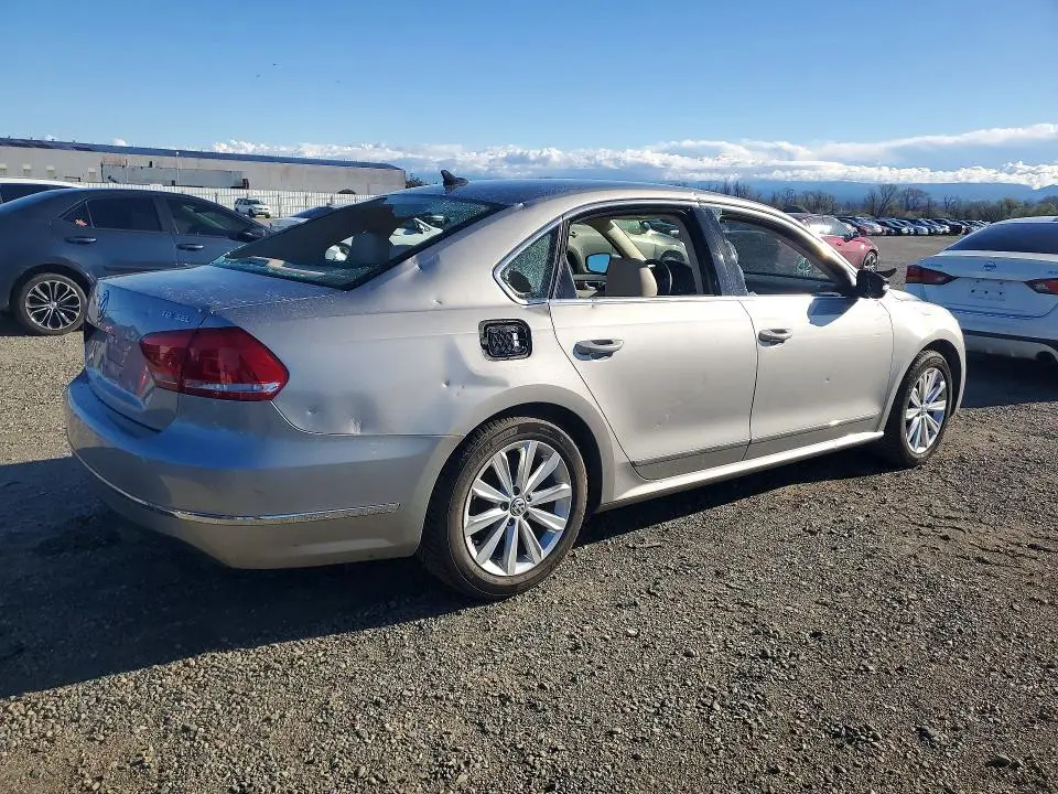 2013 VOLKSWAGEN PASSAT SEL  