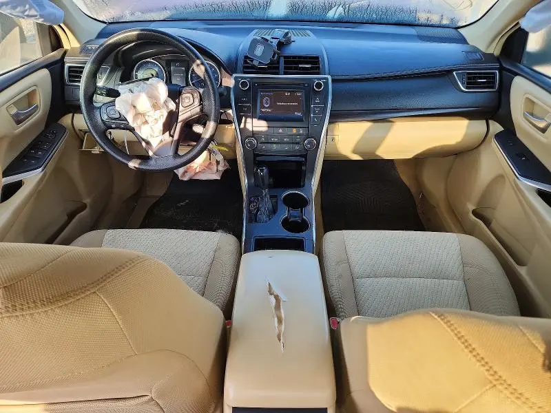 2016 TOYOTA CAMRY LE  