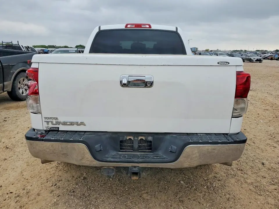 2010 TOYOTA TUNDRA CREWMAX SR5  