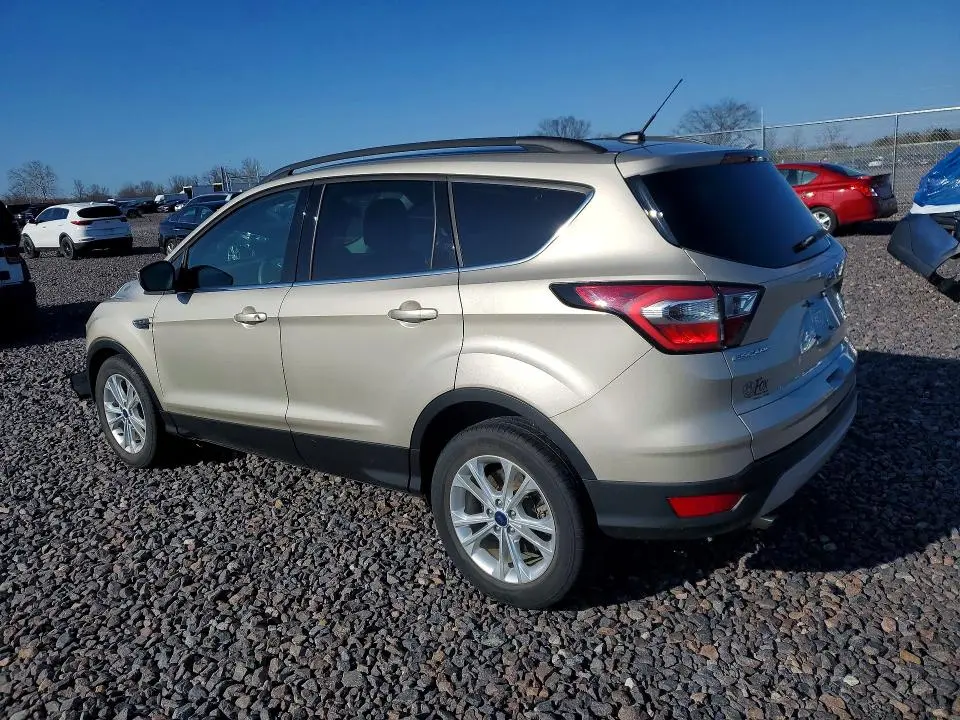 2017 FORD ESCAPE SE  