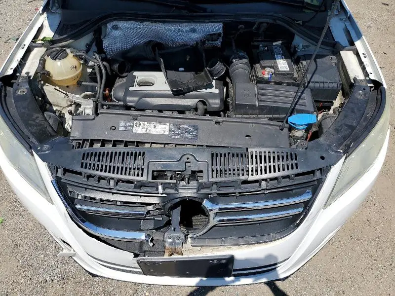 2010 VOLKSWAGEN TIGUAN S  